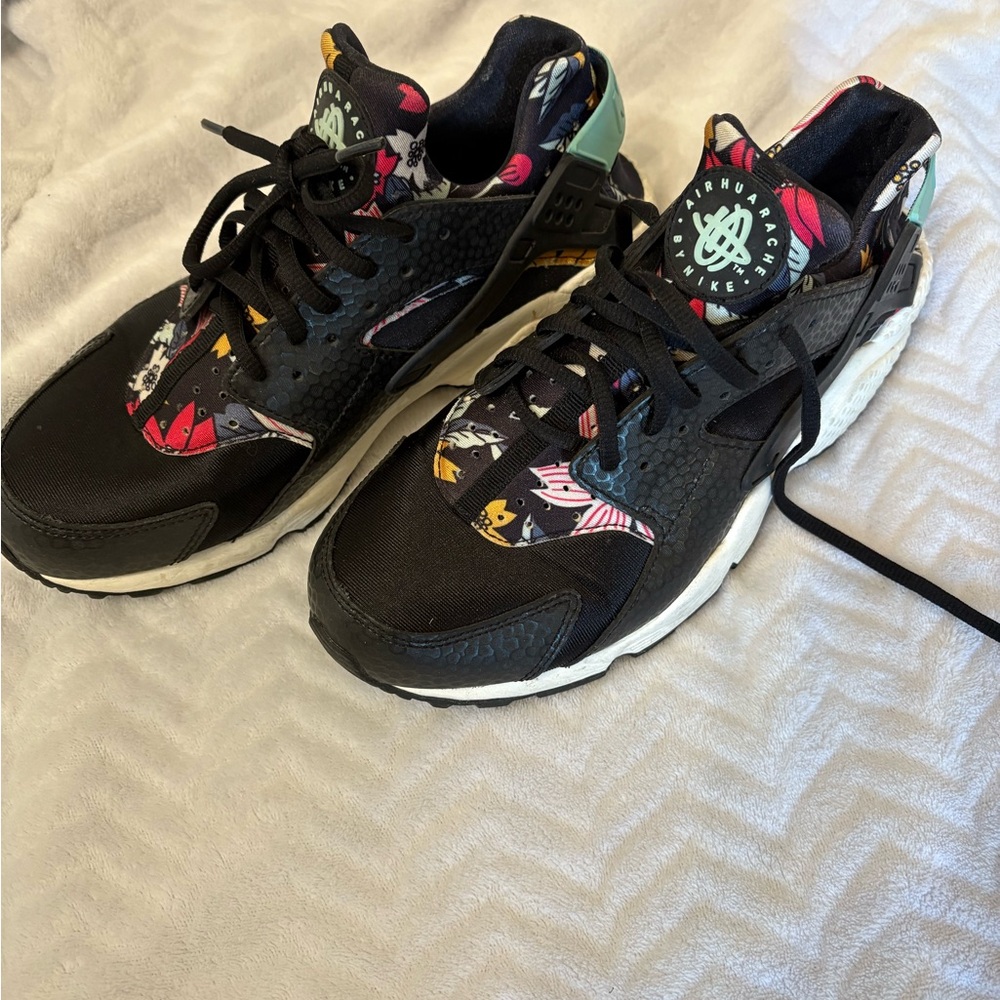 Nike Black and Multicolor Floral Sneakers
